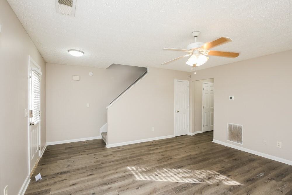 4059 Browne Ct - Photo 6 of 17