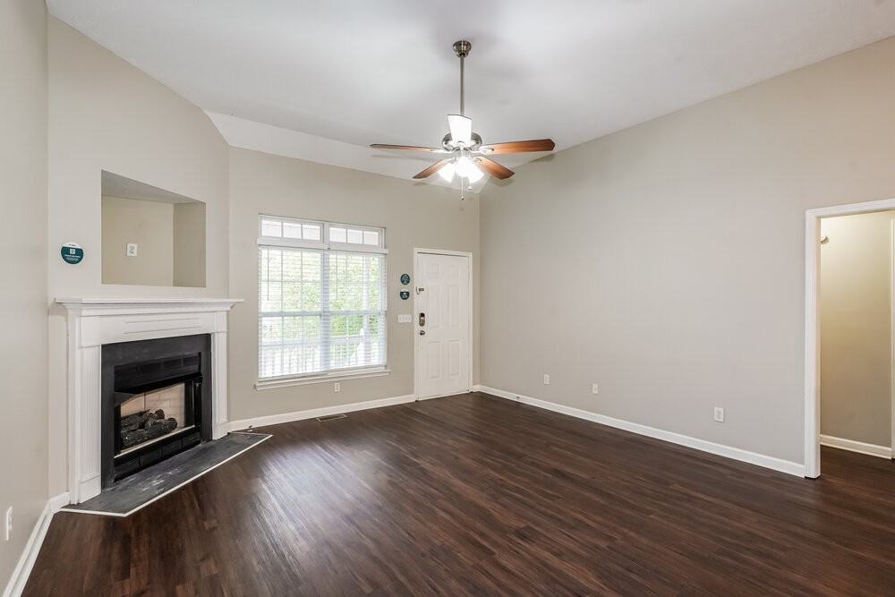 604 Parrish Woods - Photo 4 of 17