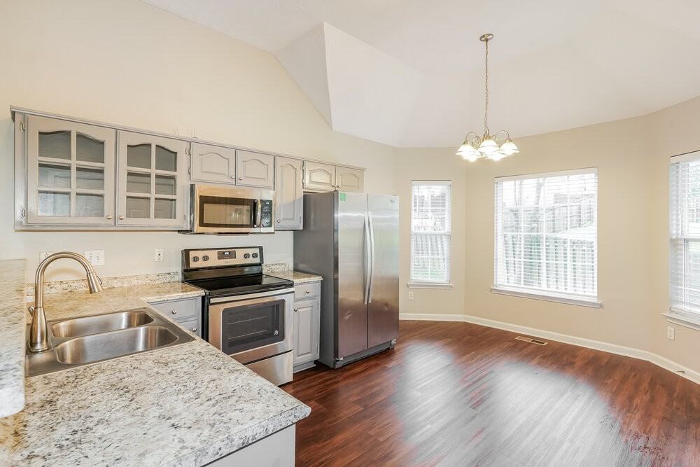 604 Parrish Woods - Photo 6 of 17