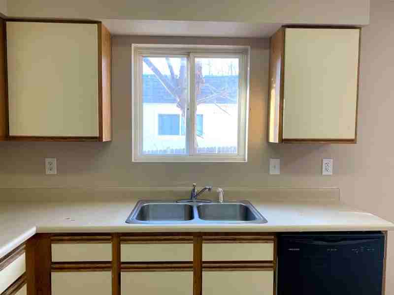 1700 Erin Ct #B - Photo 4 of 50