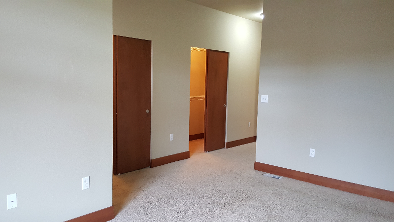 3800 Ne 3rd Pl - Photo 7 of 27