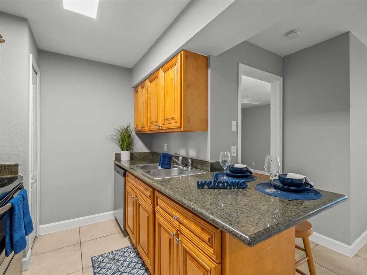 230 Thorn Tree Pl - Photo 3 of 38