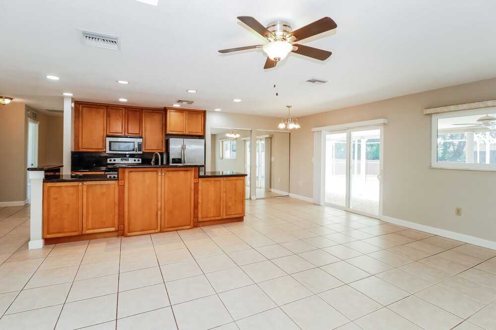 1701 E Orangeside Rd - Photo 3 of 16