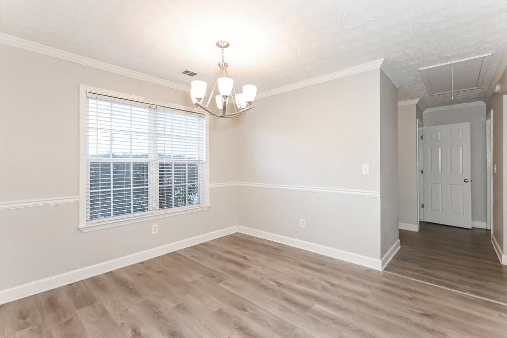 330 Fieldstone Ln - Photo 6 of 17