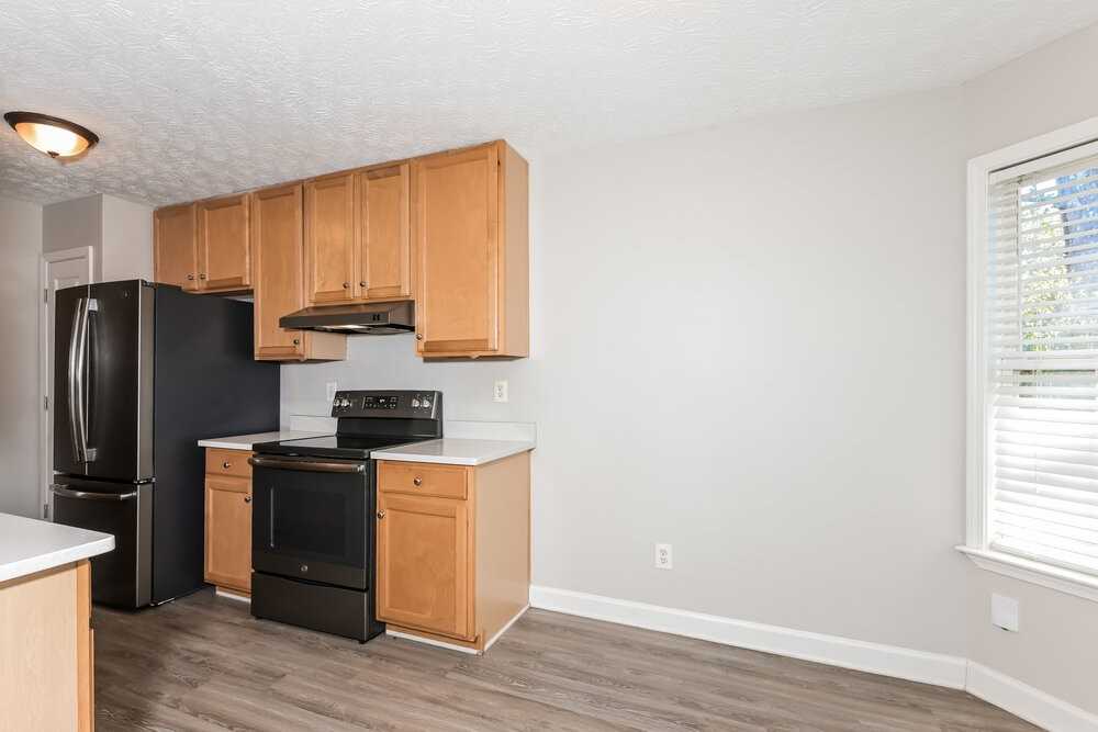 330 Fieldstone Ln - Photo 7 of 17