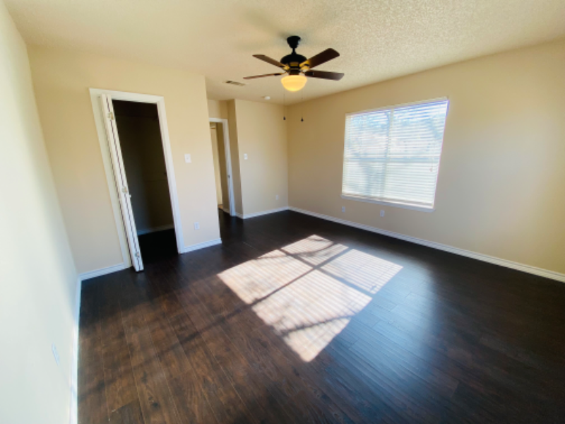 103 Hughson Ct - Photo 5 of 19