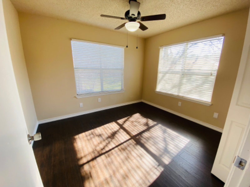 103 Hughson Ct - Photo 6 of 19