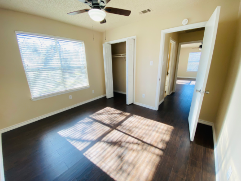 103 Hughson Ct - Photo 7 of 19