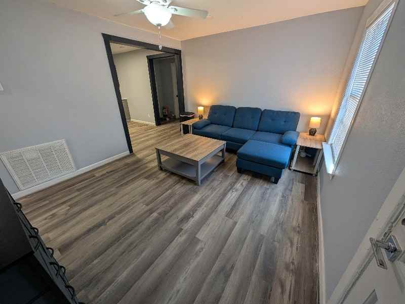 1404 Wood St - Photo 3 of 18