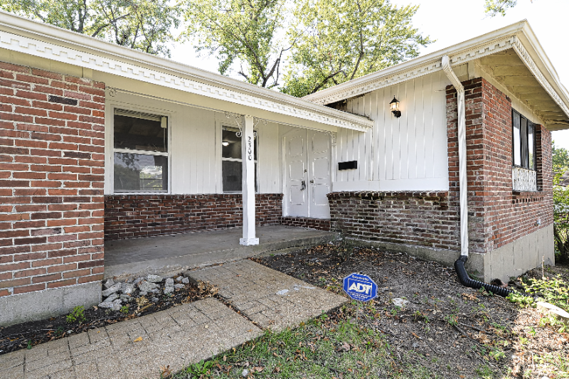 2500 Pershall Rd - Photo 4 of 24