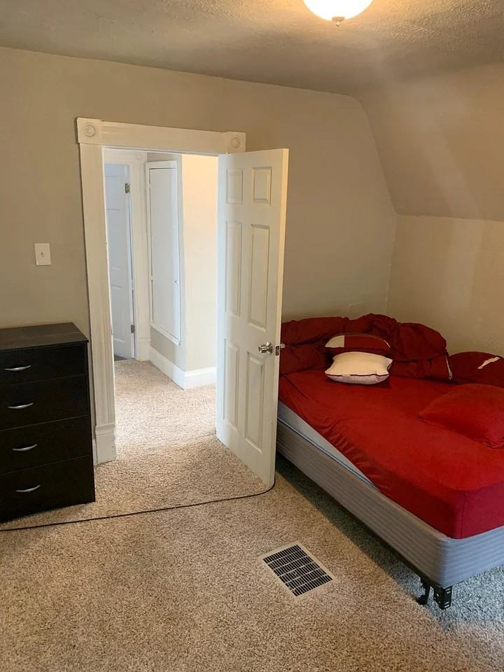433 Kathleen St #2 - Photo 4 of 16