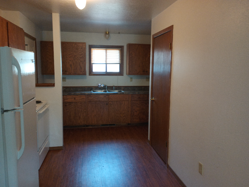 516 S Center St - Photo 3 of 10