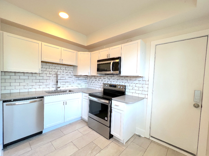 2835 23rd St #2 - Photo 6 of 19