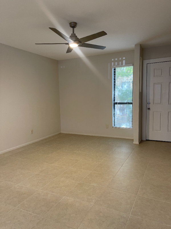 2432 E Tracy Ln - Photo 7 of 19