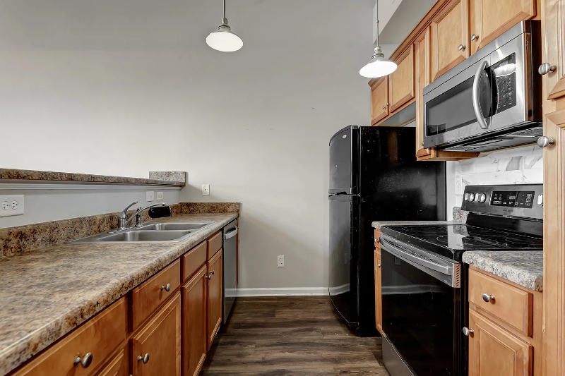 1032 Wildwood Dr - Photo 7 of 26