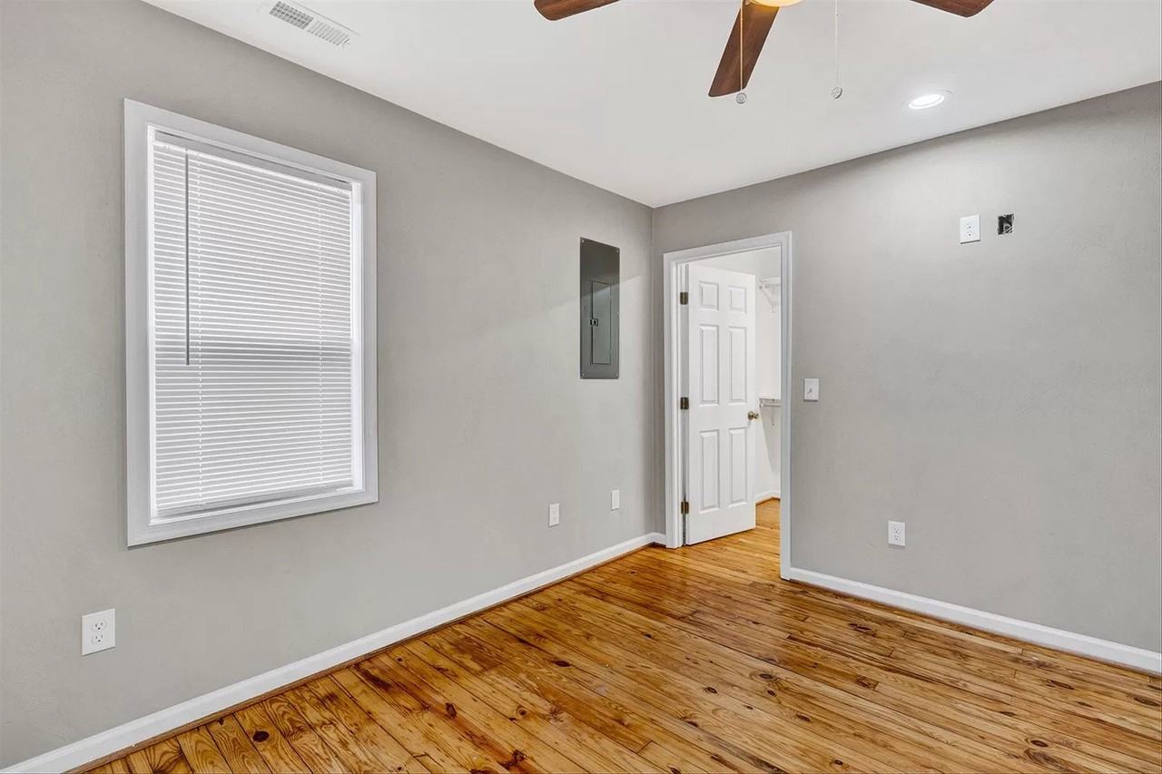1423 Varnell Ave Ne - Photo 6 of 17