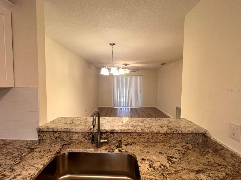 2918 Forrestal Ct - Photo 4 of 11