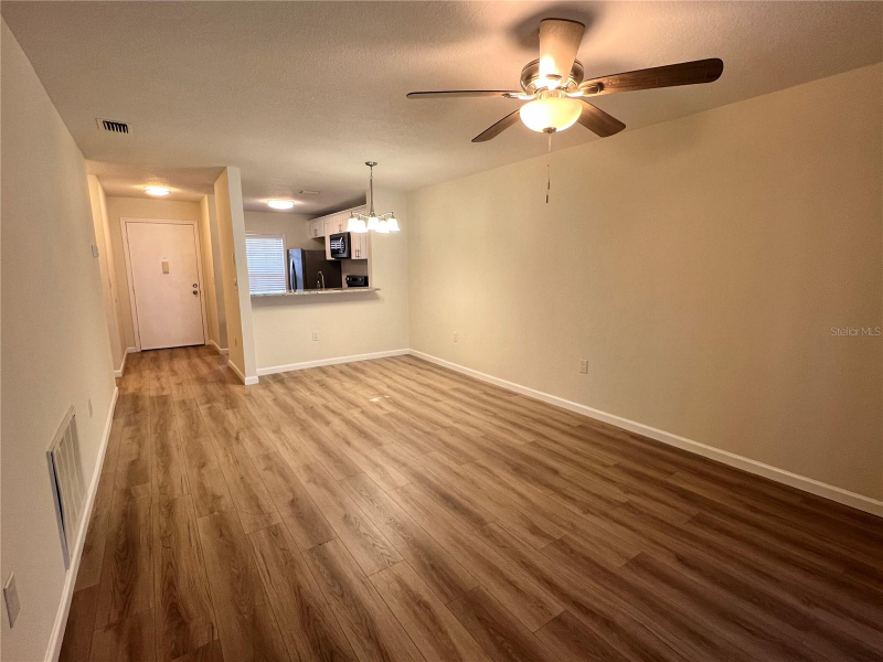 2918 Forrestal Ct - Photo 6 of 11