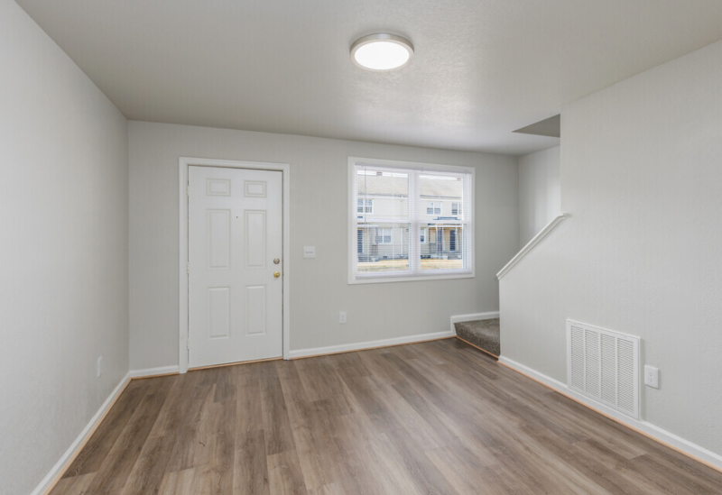 869 36th St #85902 - Photo 4 of 12