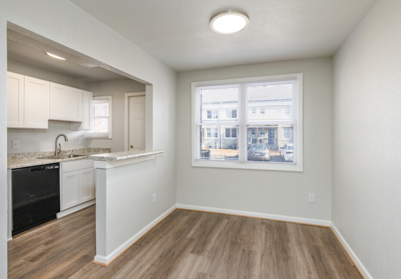 869 36th St #73501 - Photo 3 of 12