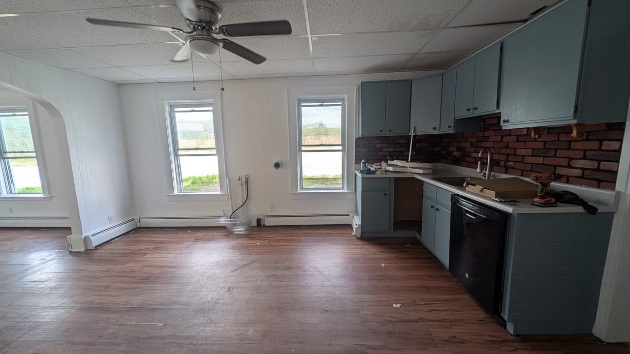 634 Burgess St #1 - Photo 2 of 3