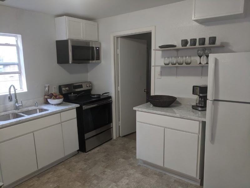 331 Gardina St - Photo 2 of 3