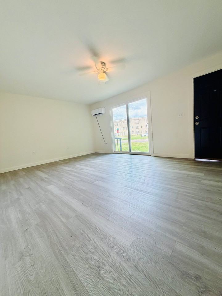 2317 Walnut St #2317 - Photo 3 of 17