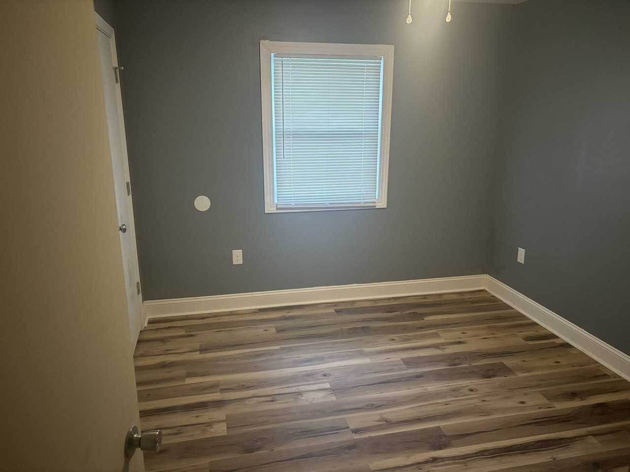 222 Wood Dale Dr - Photo 5 of 8