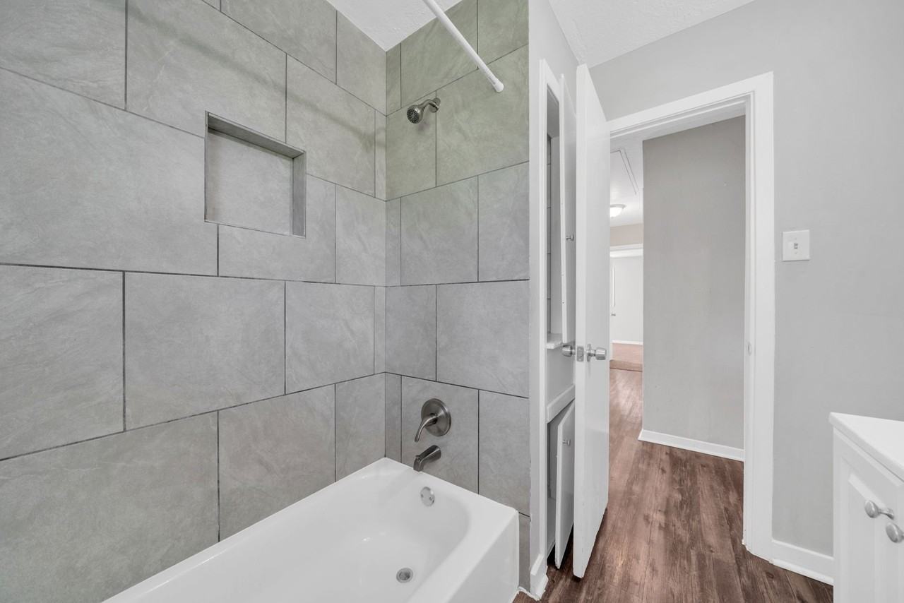 7237 Boggess Rd #5 - Photo 7 of 10