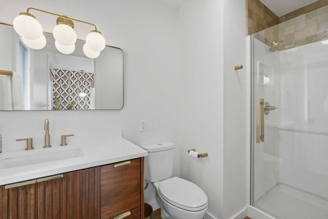 117 Henderson St - Photo 6 of 20