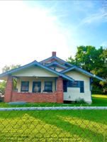 featured image of 3021 Procter St
