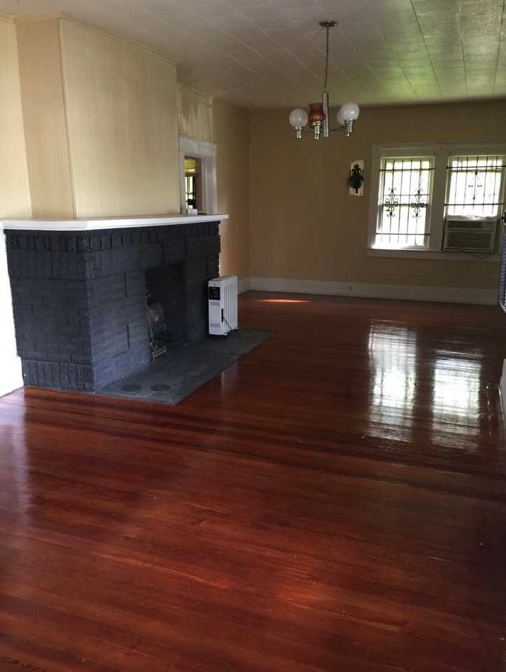 3021 Procter St - Photo 2 of 5