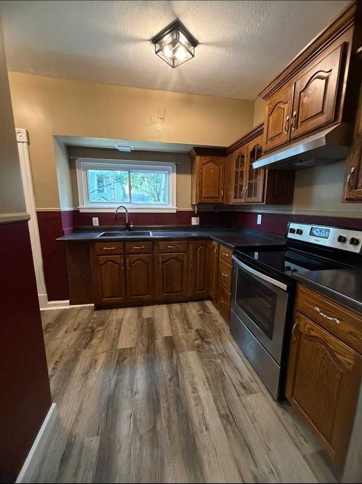1711 4th Ave - Photo 2 of 9