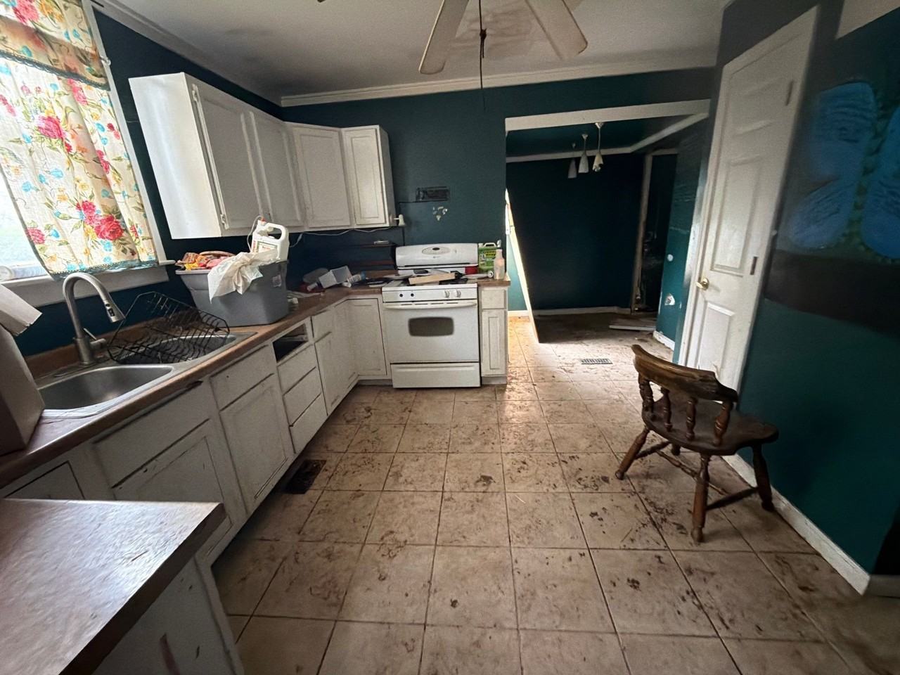 805 S Hickory St - Photo 4 of 23