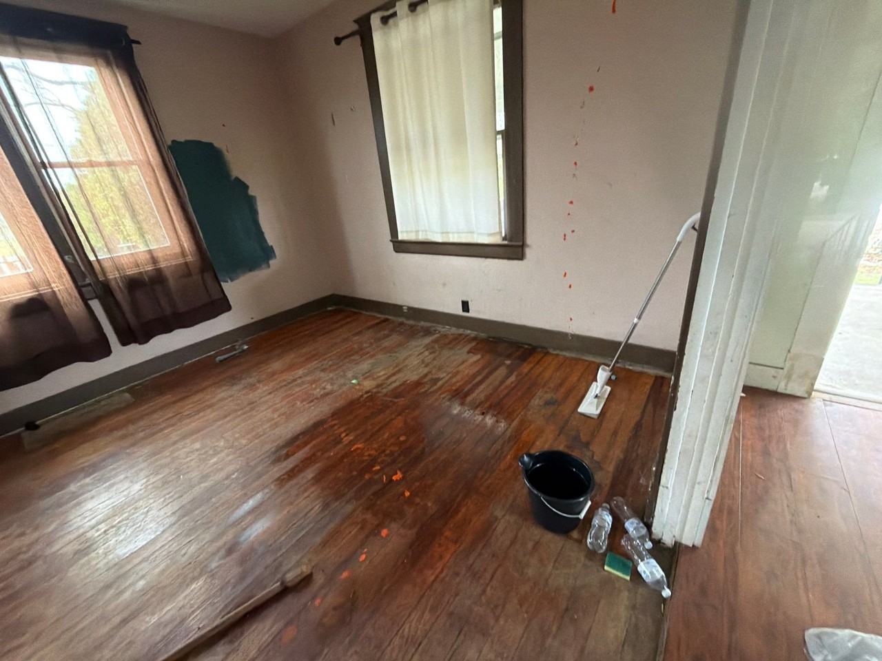 805 S Hickory St - Photo 5 of 23