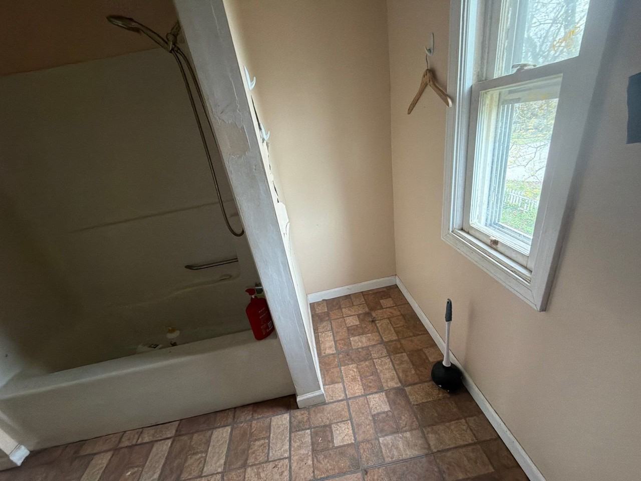 805 S Hickory St - Photo 6 of 23
