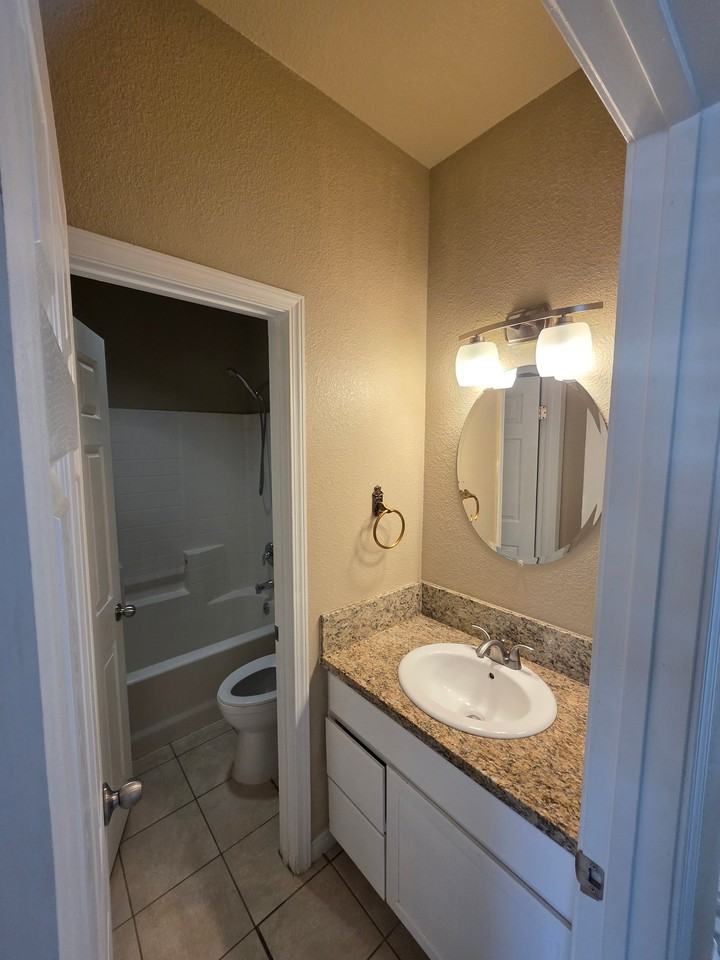 8173 Viburnum Ave - Photo 3 of 12
