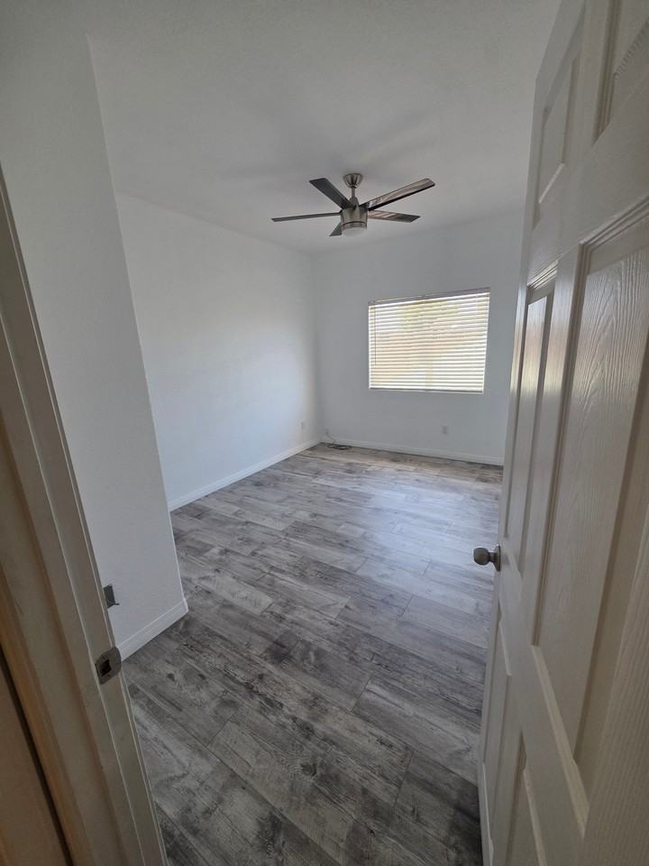 8173 Viburnum Ave - Photo 5 of 12