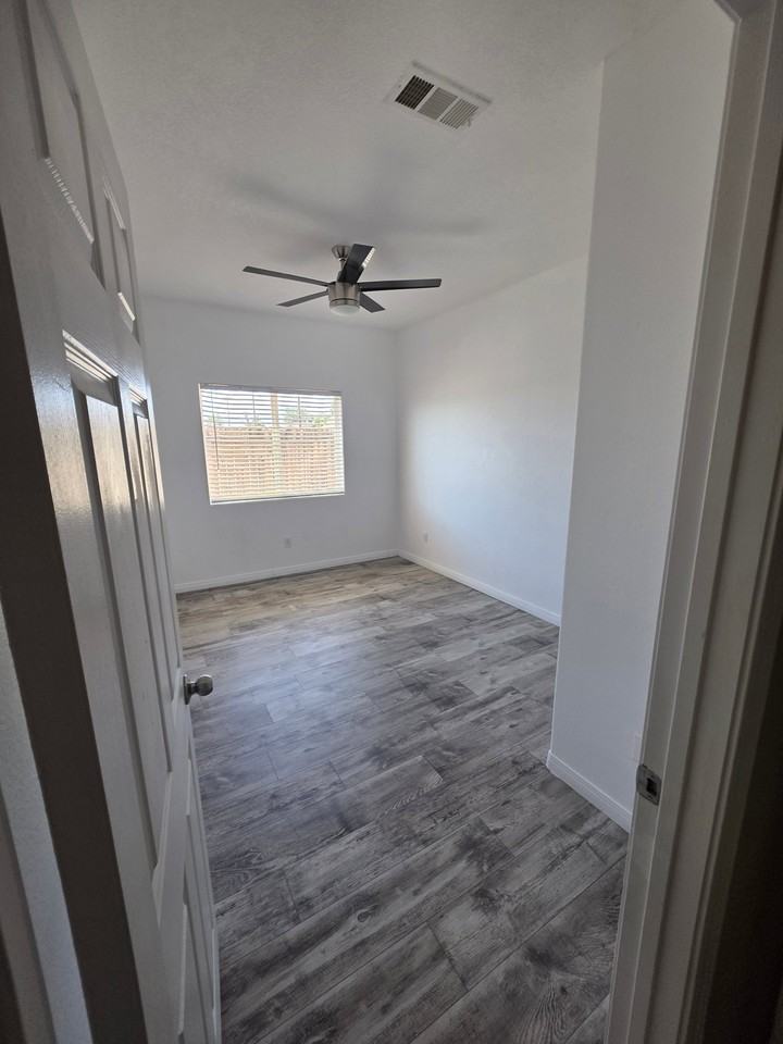 8173 Viburnum Ave - Photo 6 of 12