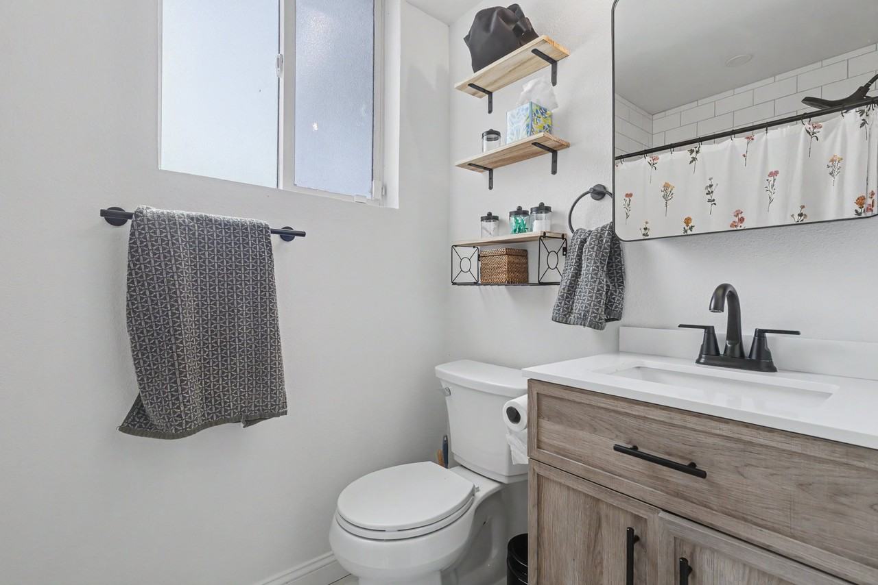 119 Arrawanna St - Photo 2 of 13