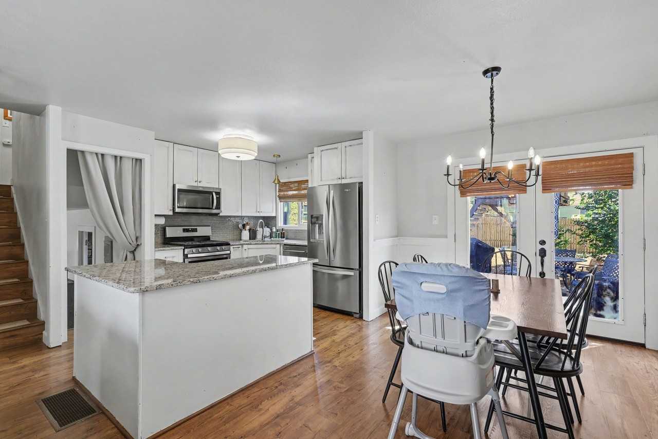 119 Arrawanna St - Photo 3 of 13