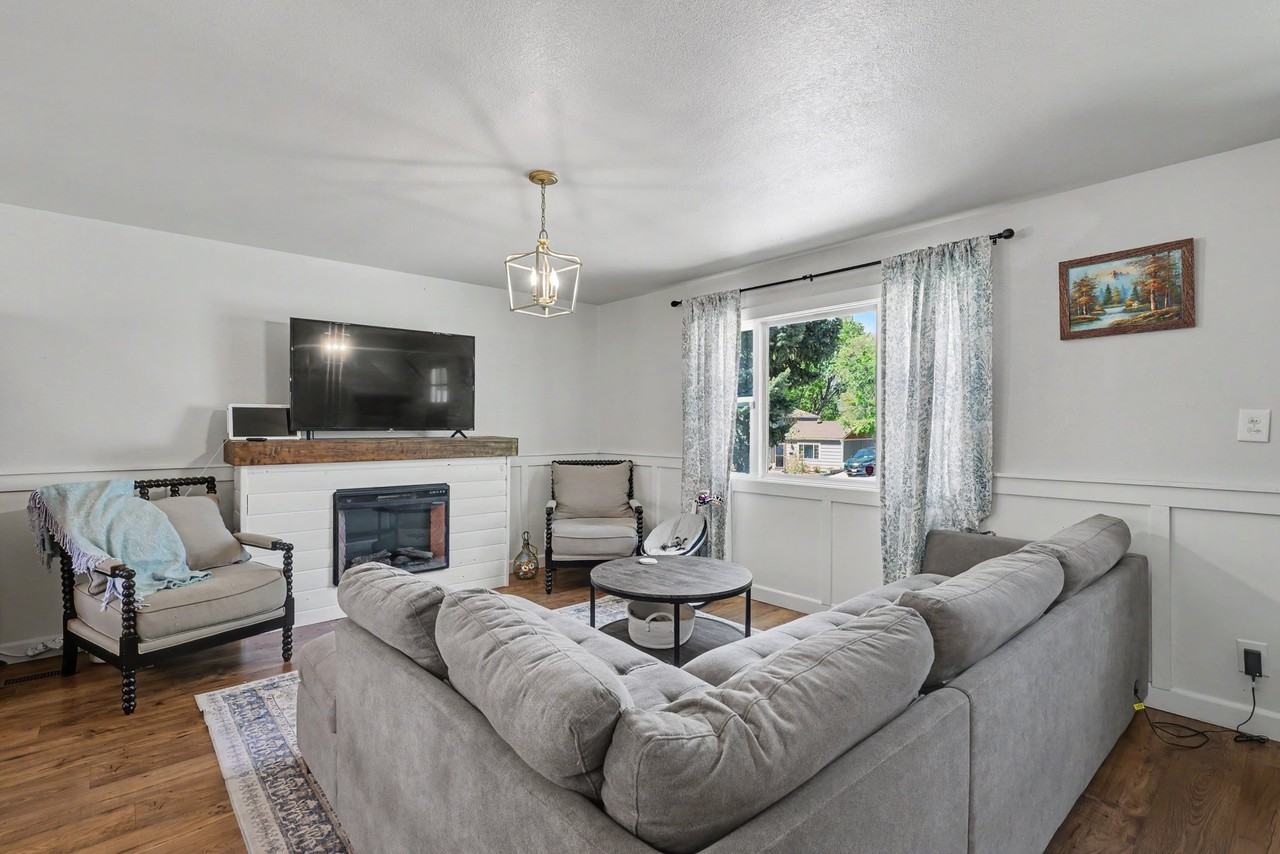 119 Arrawanna St - Photo 4 of 13