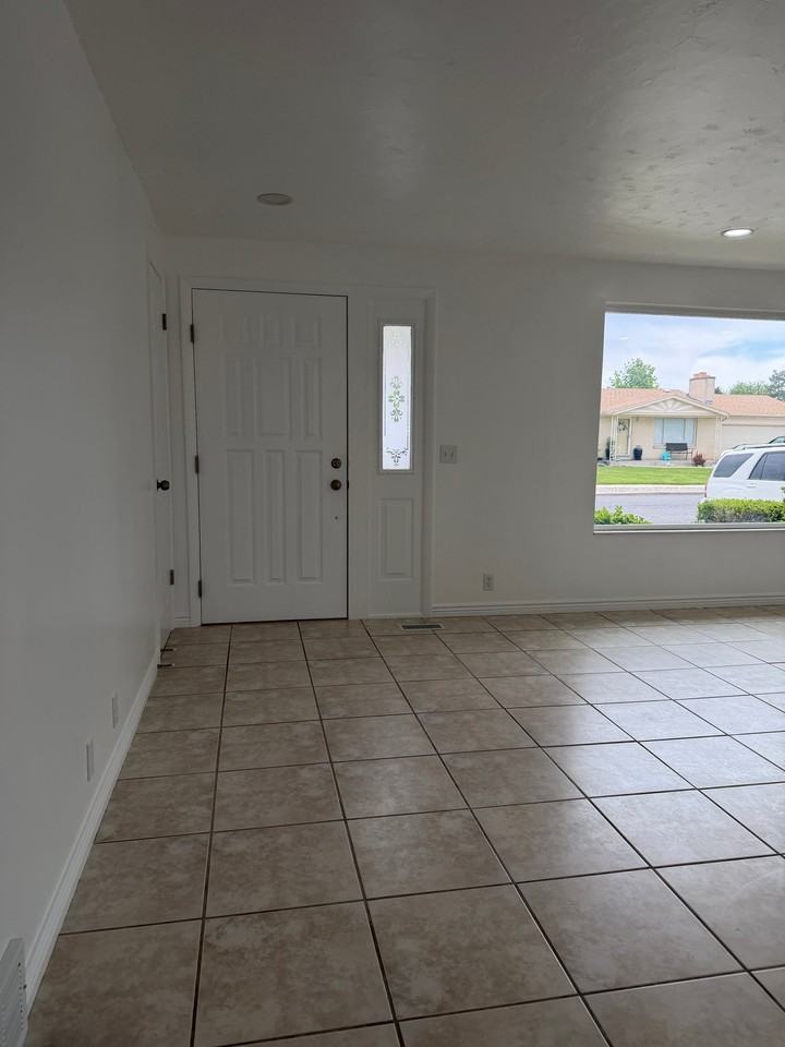 4438 W Losee Dr - Photo 3 of 19