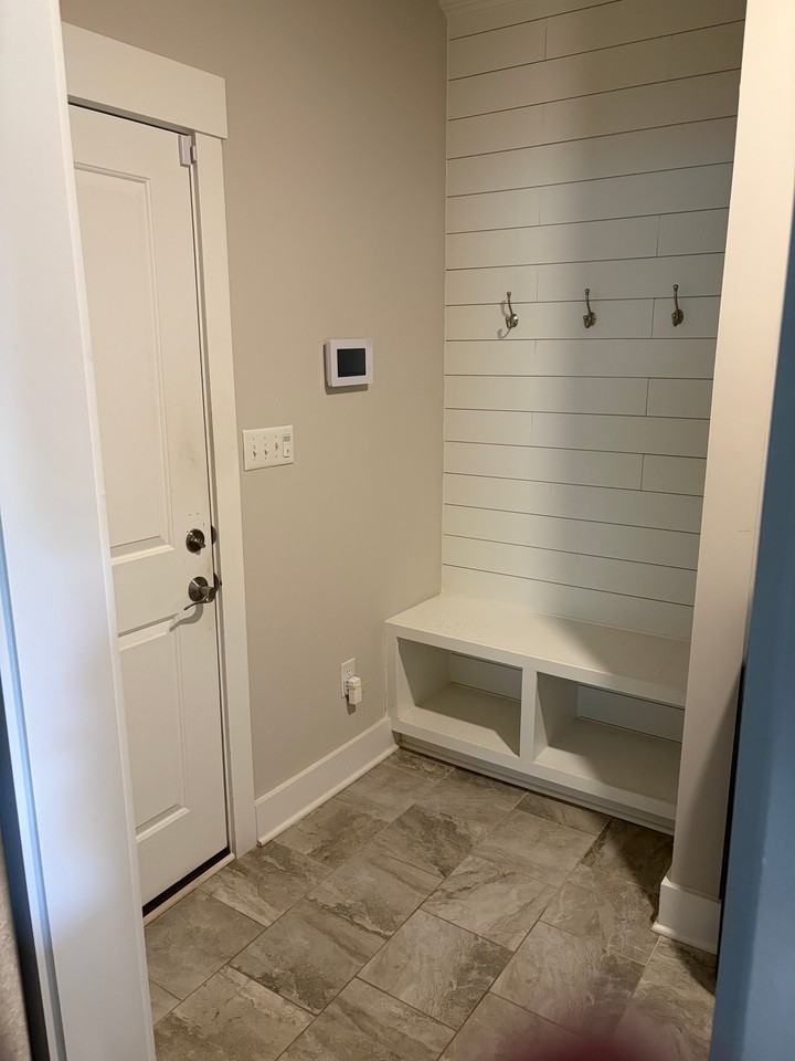 2412 Celia Ct Sw - Photo 5 of 17