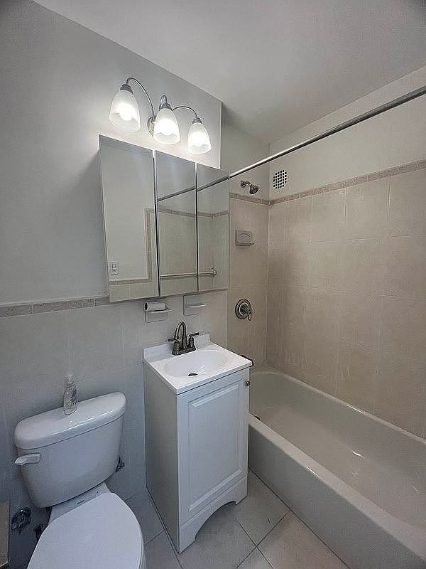 3720 Independence Ave #5D - Photo 3 of 12
