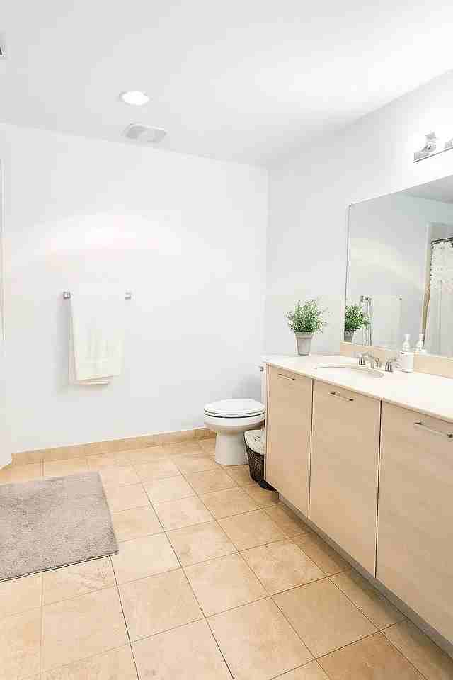 350 Ne 24th St #909 - Photo 5 of 9