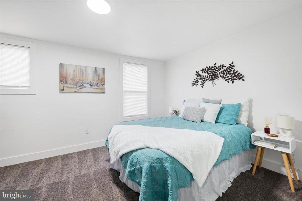 3315 Lyndale Ave - Photo 4 of 9