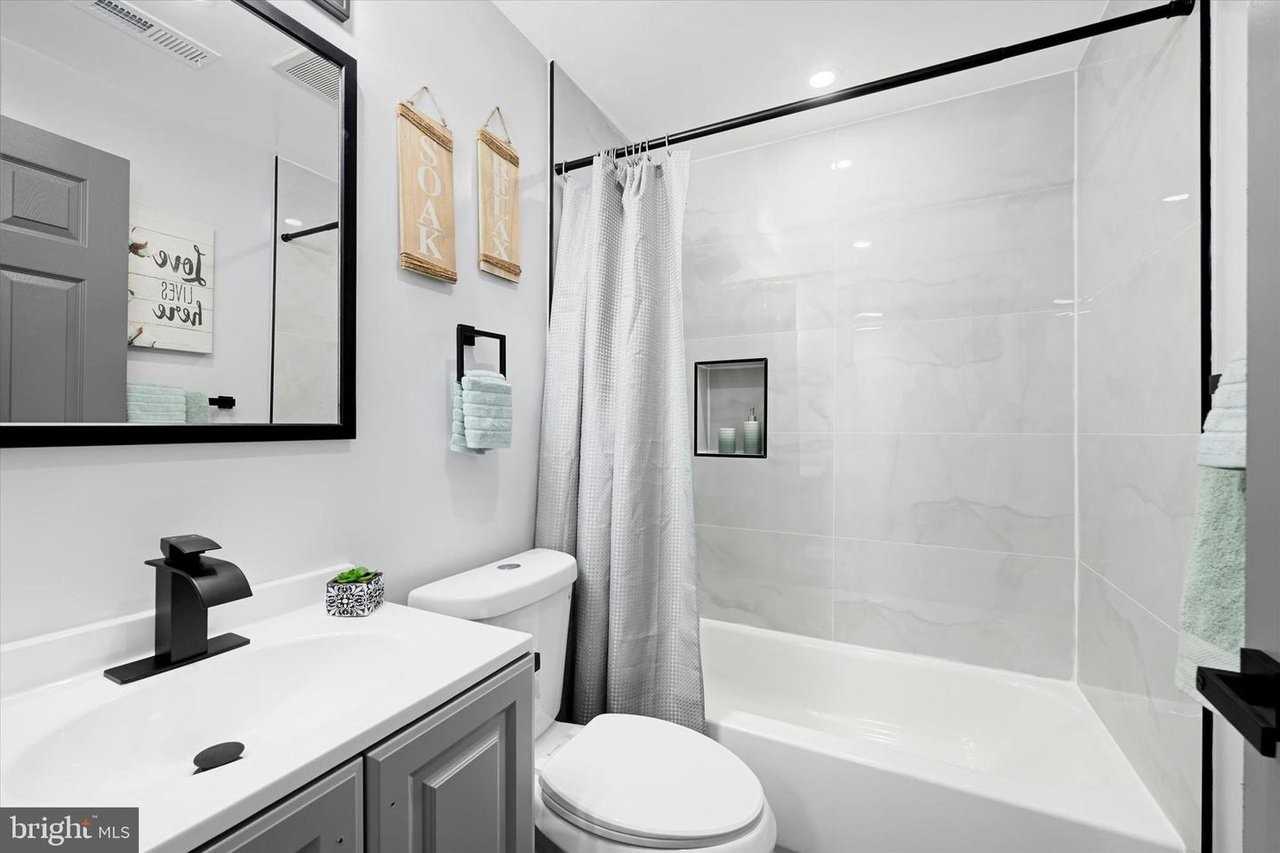 3315 Lyndale Ave - Photo 7 of 9