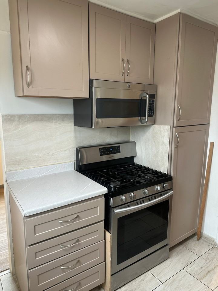 1315 1/2 W 97th St - Photo 6 of 17