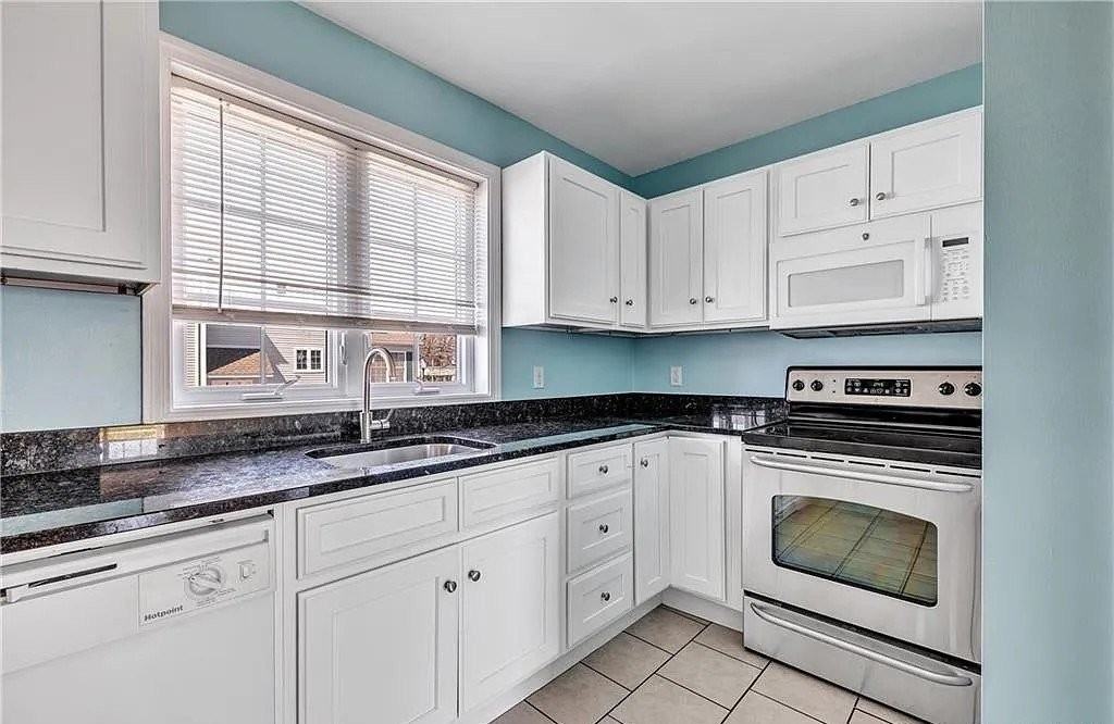 800 Seaview Ave #2 - Photo 4 of 16
